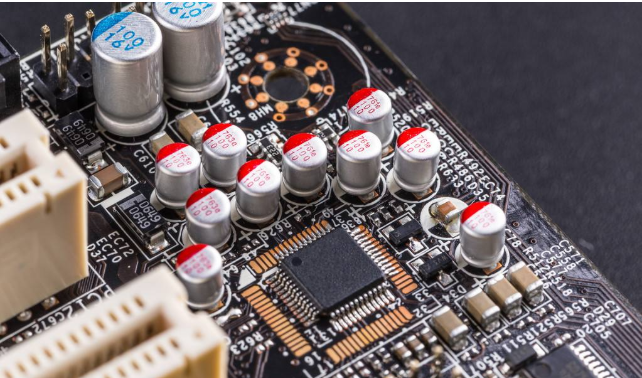 铝电解电容与钽电解电容的特性比较 铝电解电容与钽电解电容的特性比较